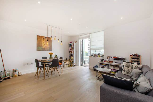One-Bedroom Apartment , Battersea Main Photo