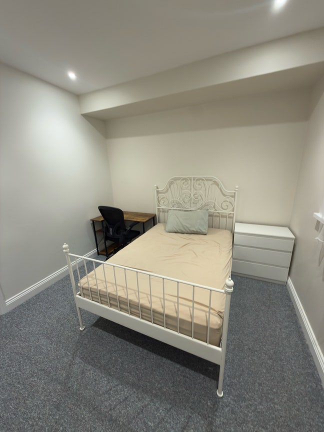 Tottenham N17  Double Room,  Main Photo