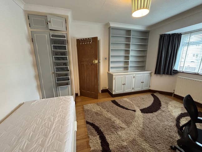 A large double bed room in a fantastic house share Main Photo