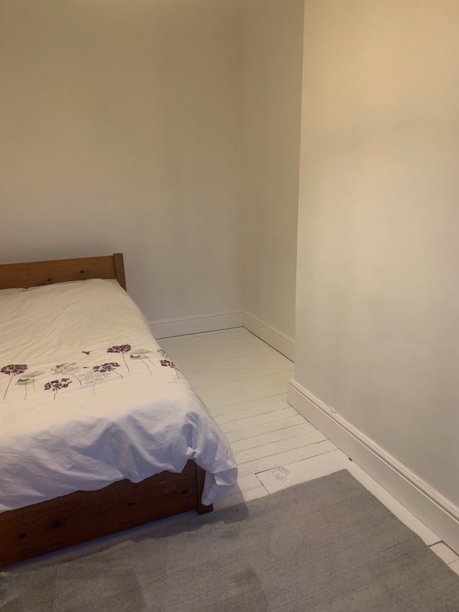 Room for Rent – Extra Large Room | Bills Included Main Photo