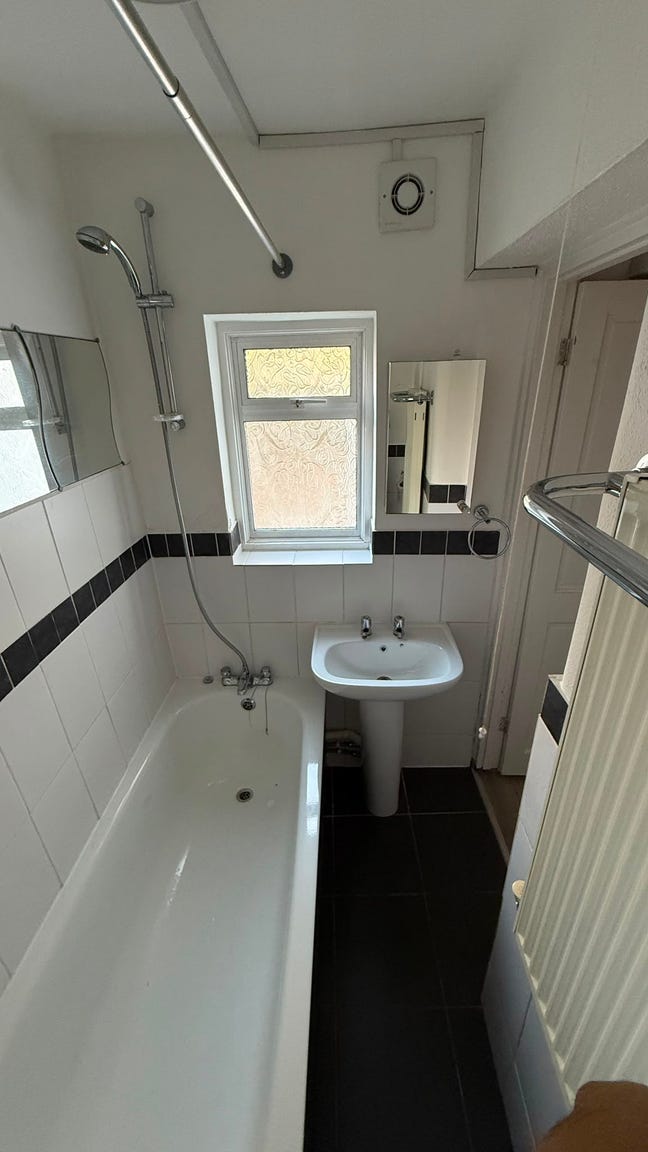 2 bedroom house  Main Photo
