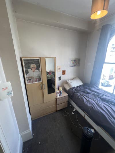  Single room in zone 2 near station  Main Photo