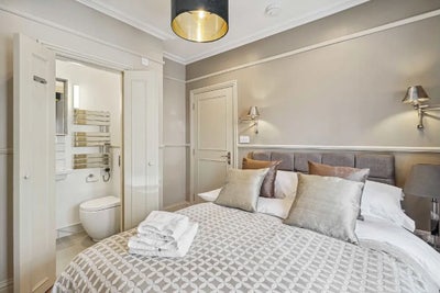 Refurbished garden flat in Sands End, Fulham SW6. Main Photo