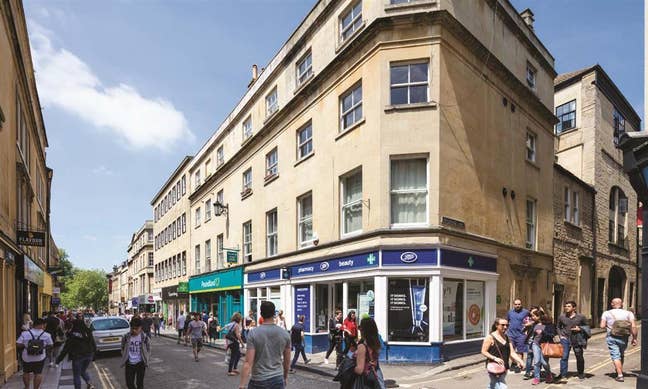Double room available in central bath! Main Photo