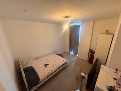 Room to rent Main Photo