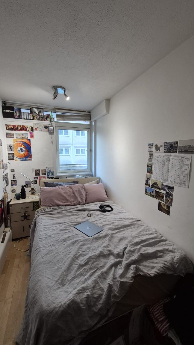 Single bedroom in flatshare near Liverpool St Main Photo
