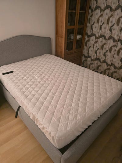 Double bed  + personal living room  Main Photo