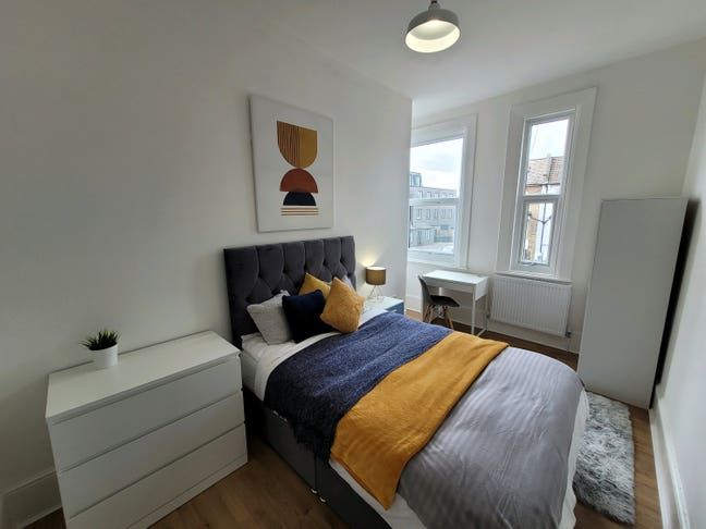  Luxury Co-Living in Centre of Brockley!  Main Photo