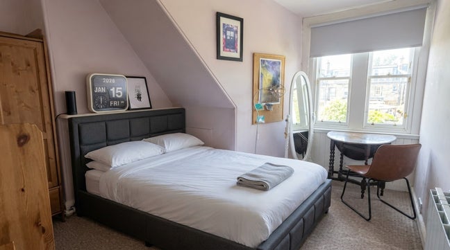 Lovely Double Room in leafy Comely Bank, Edinburgh Main Photo