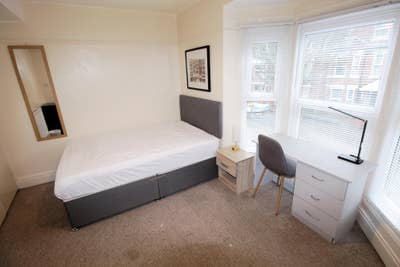 Double Bedroom Available | Bills Included   Main Photo