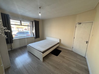 Large Double room Kenton!  Main Photo