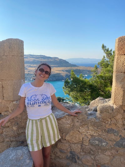 27 year old professional seeking double room Main Photo