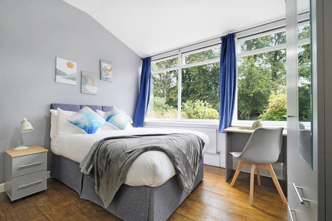 Ealing 74 - Beautiful Home & Garden *Reduced Rent* Main Photo