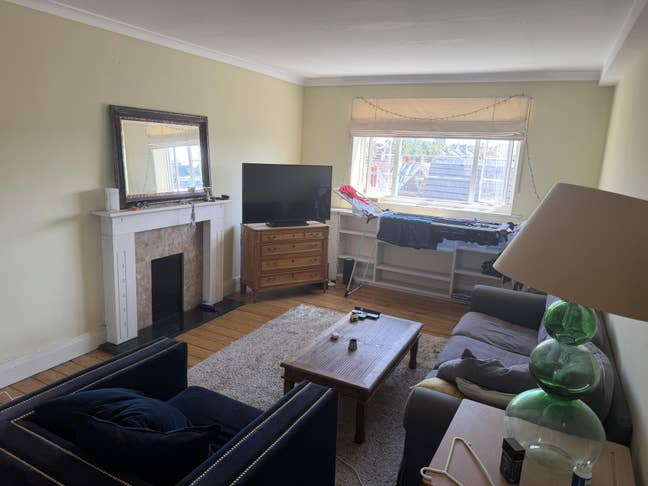1 Bedroom in spacious flat in Stockwell Main Photo