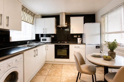 Aldgate 4 ROOMS TO LET – E1 5JY Main Photo