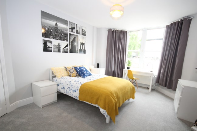 Fishponds Lovely Double Room - Inc Bills! Main Photo