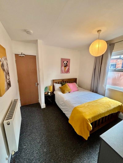 🎉 &pound;200 off Your Move-in! Bright Ensuite Avail! Main Photo