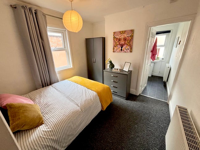 🎉 &pound;200 off Your Move-in! Bright Ensuite Avail! Main Photo