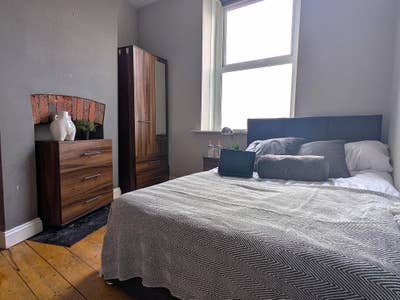 Small Double Room, Great Value, BS5 Main Photo