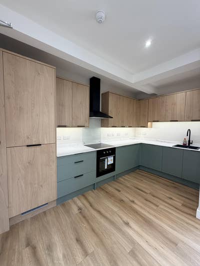 Brand New Luxury 6-Bed All En-Suite HMO Main Photo
