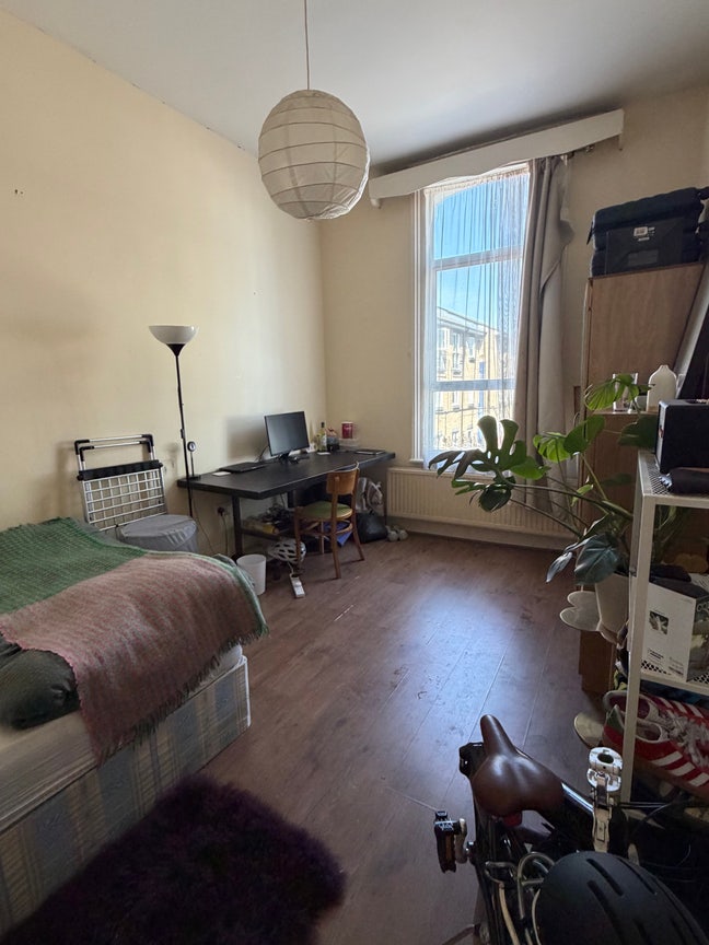 Lovely double - balcony- Stoke Newington 5th march Main Photo