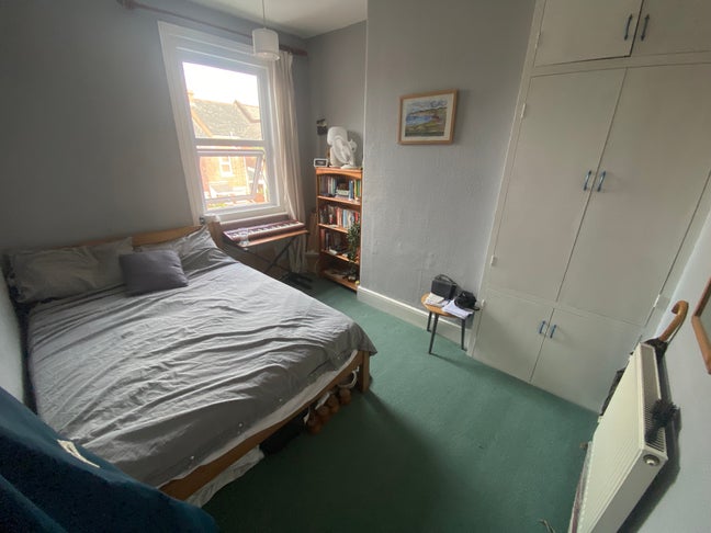 Room in a 3-bed house - replacement of tenancy Main Photo