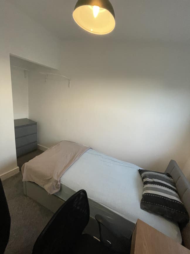 Single Room in a 2-Bed Southsea Home Main Photo