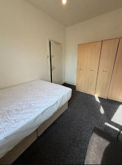 Double Room Quiet Flat Close to Jubilee Line Main Photo