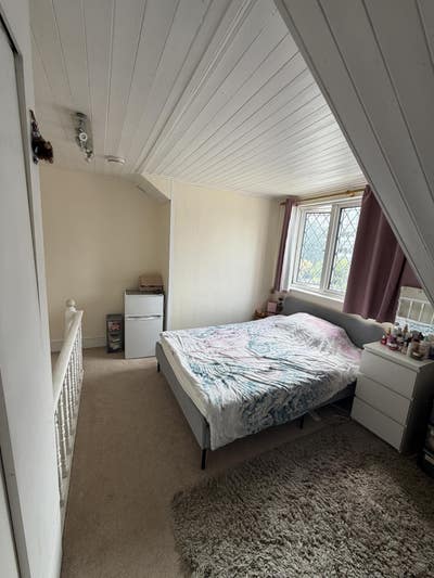 New paint double room a private en-suite bathroom Main Photo