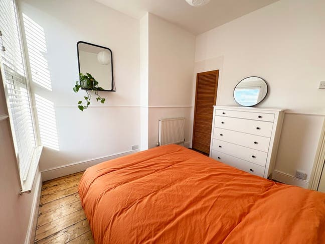 Furnished Double Room in Quiet Plymouth Home Main Photo