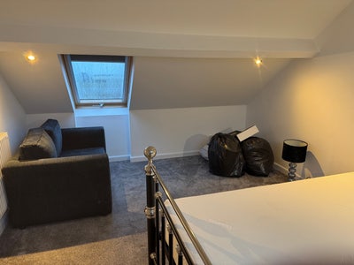 Large Double room all bills included Main Photo
