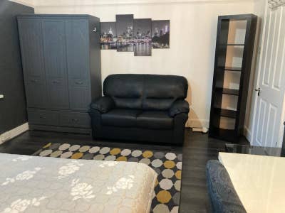 Two rooms to rent in Chiswick W4 Main Photo