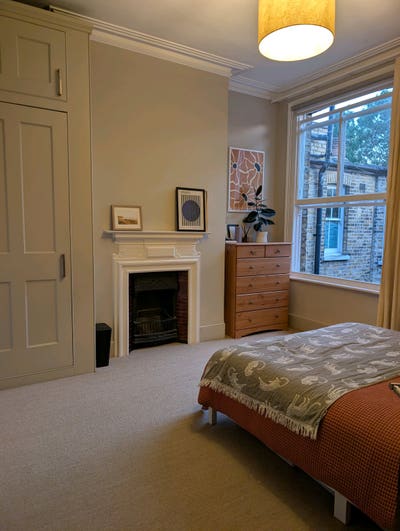 Double room in lovely Balham home Main Photo