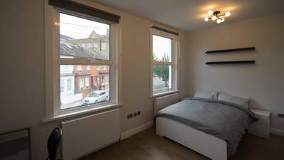 🏠 Large Double Bed Bedroom in Prime Hammersmith Main Photo