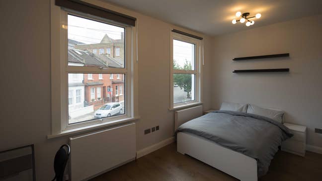🏠 Large Double Bed Bedroom in Prime Hammersmith Main Photo