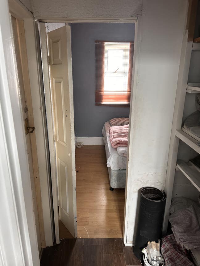     Small  Single Room to Rent in Friendly Share Main Photo