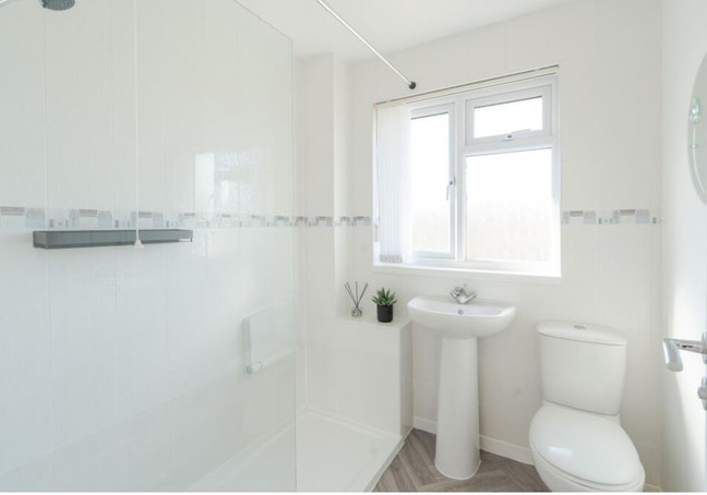 Spacious Double Room Yarnton Oxford  Main Photo