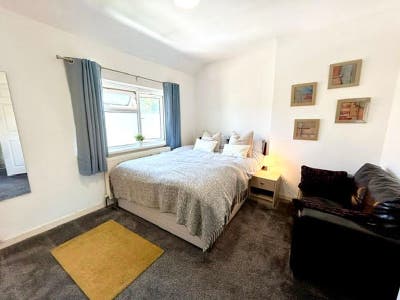 Doubles | No Deposit | All Bills | Southmead BS10 Main Photo