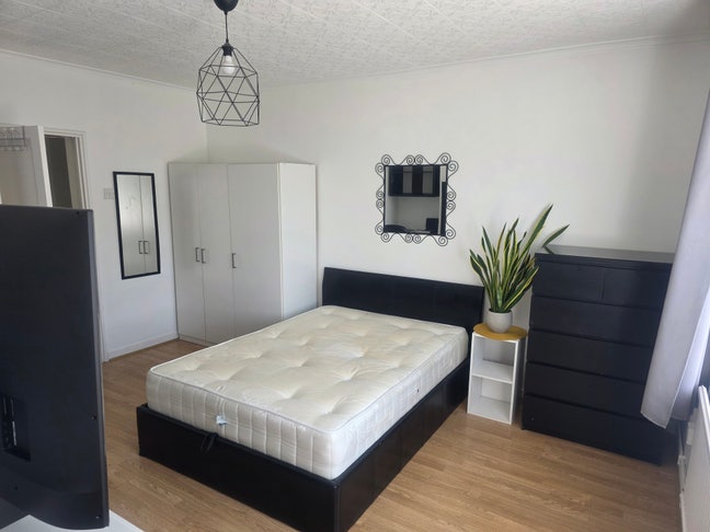 Double room to rent  Main Photo