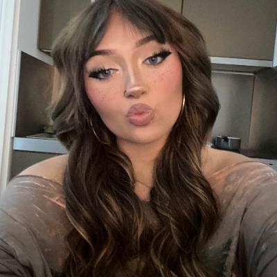 20 year old Female seeks a single or double room Main Photo