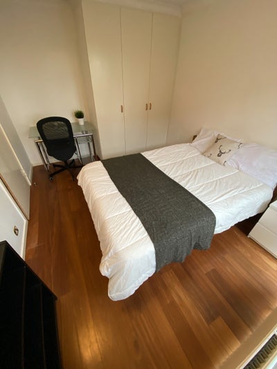 Double Room on Greenland Dock  Main Photo