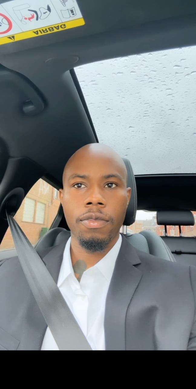 I am a professional male aged 31. I am lookin... Main Photo