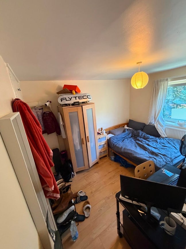 Double bed in Roehampton to rent Main Photo