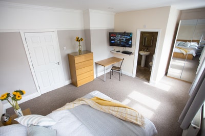 🔥1  LARGE Luxury En-Suite Room - TV & bills inc Main Photo