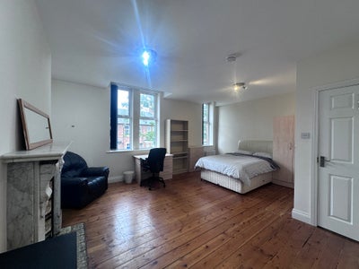 Student room from Sept in Heaton house from &pound;100pw Main Photo