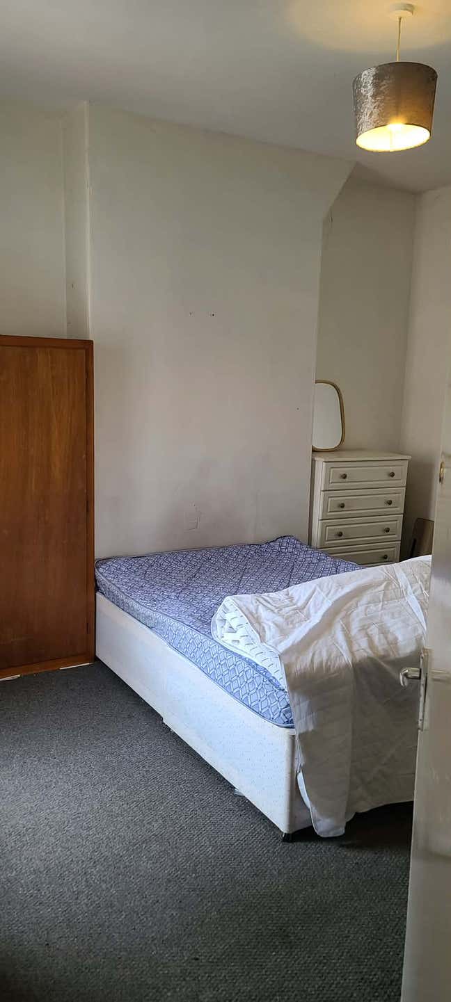 Double Room To let Ellesmere Port-Bills Included  Main Photo