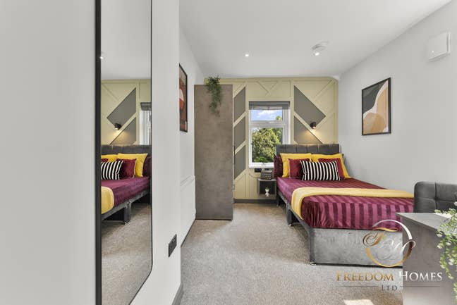 Luxury Living On Chandos Street Main Photo