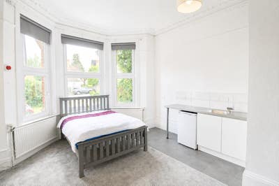 Large En-Suite Room Main Photo