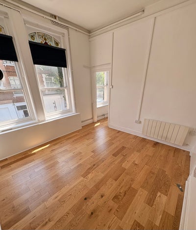 Nice and large 3 bed Flat to let by highbury corne Main Photo