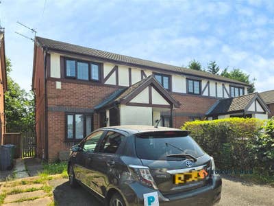 Newly Refurbished 2 Bed Home | Garden & Driveway Main Photo